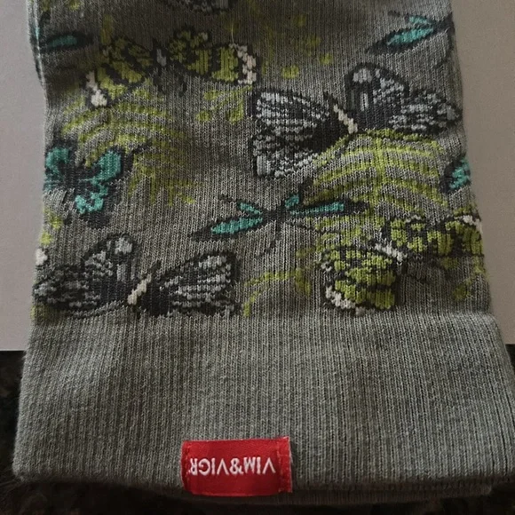 VIM&VIGR Moderate Compression Knee-High Socks in Gray & Green - Picture 2 of 4